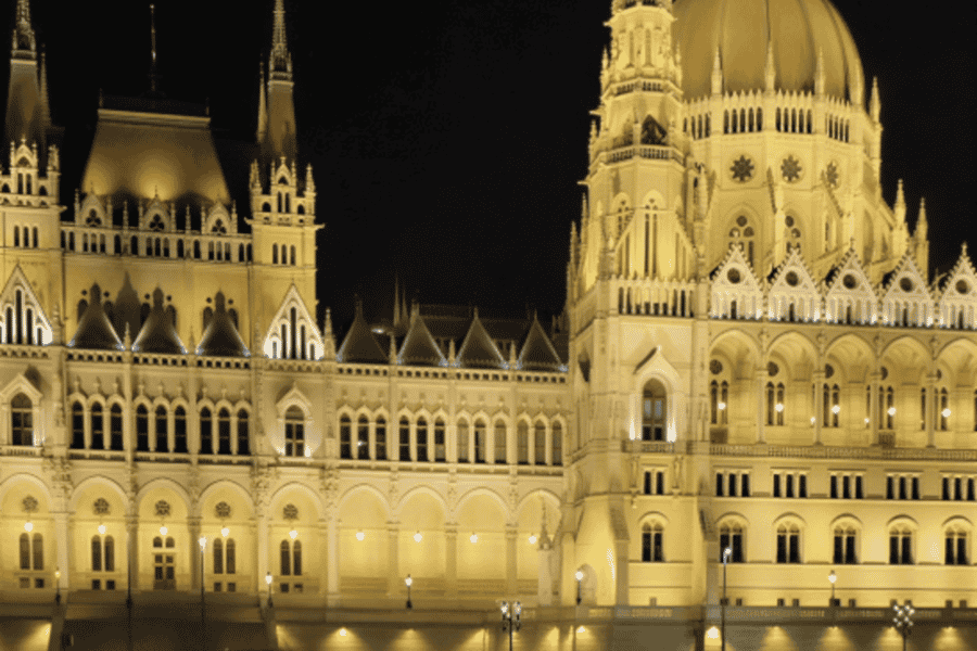 Budapest: Donau-Bootsfahrt mit optionalen unbegrenzten Getränken. Foto: GetYourGuide Budapest: Donau-Bootsfahrt mit optionalen unbegrenzten Getränken. Foto: GetYourGuide