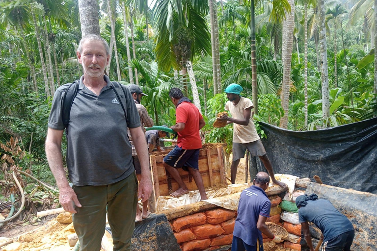 Colombo: Rathnapura Gem Mining Tour with Lunch