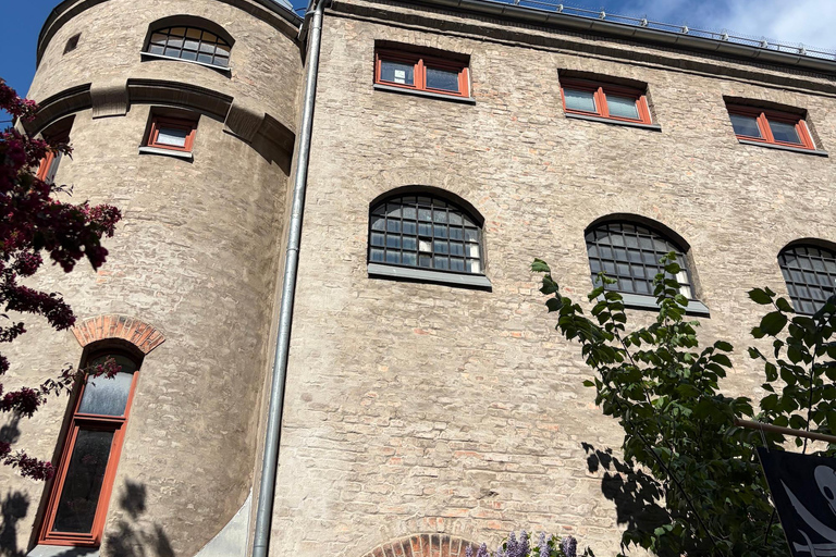 Oslo: Jailhouse Tour and Dark Secrets Walk