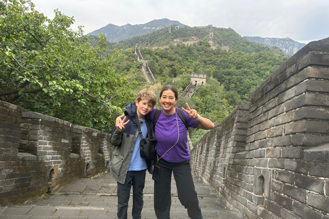 Beijing: Simatai Wall & Gubei Town with Multilingual Guide ES, IT, FR, DE Mutianyu, Simatai & Gubei All Inclusive