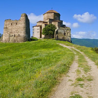 Mtskheta-zhvari, montañas de Andzsikhe frome tbilisi - Housity