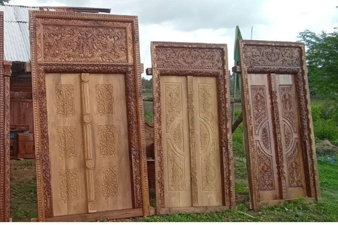 Zanzibar: laboratorio di intaglio tradizionale