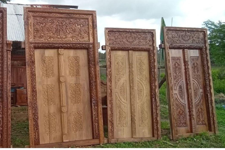 Zanzibar: laboratorio di intaglio tradizionale