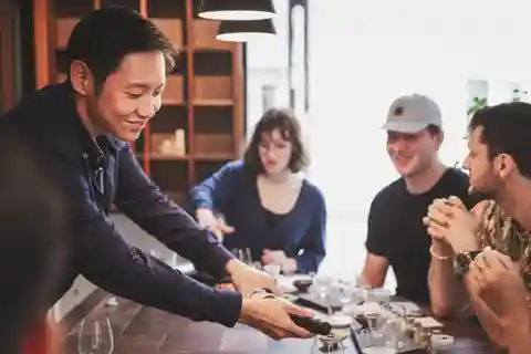 Dégustation de saké Omakase par des sommeliers