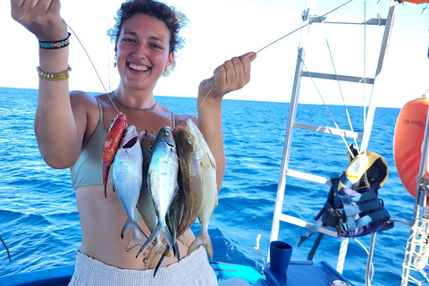 Rodas: Excursión de pesca, snorkel, barbacoa y guía profesional