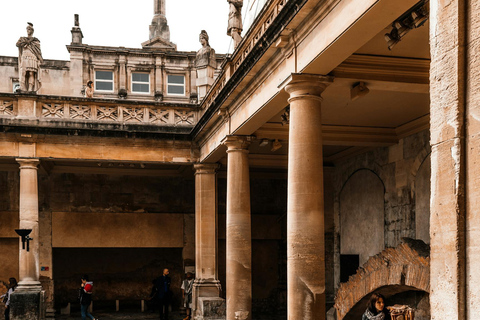 Full Day Guided Tour at Windsor Stonehenge and Bath