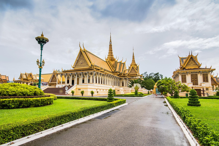 Z Phnom Penh do Siem Reap prywatnym samochodem lub minivanem