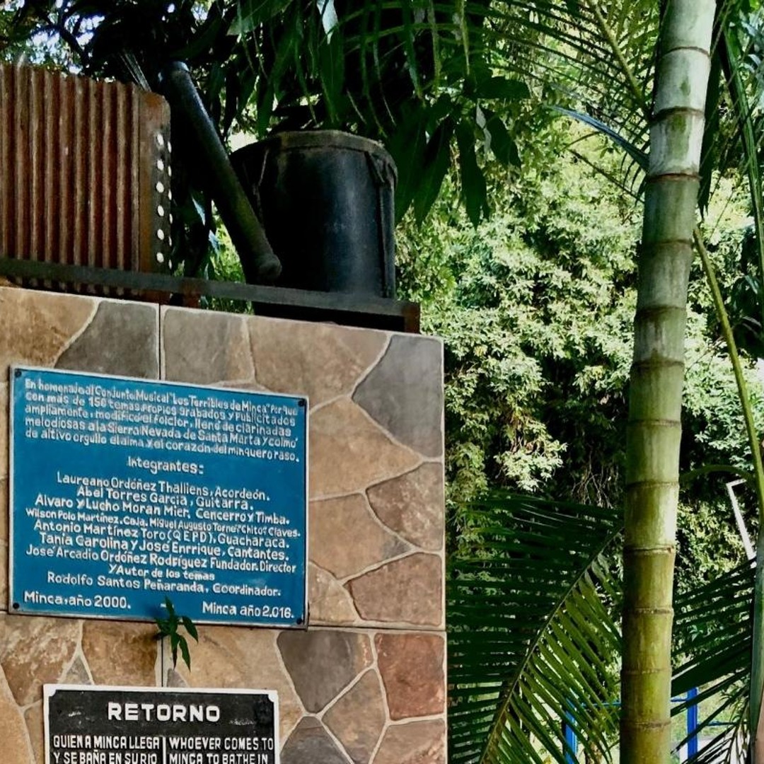 Colagem de mídia