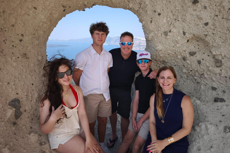 Santorini: Semi-Private Tour with Local Guide 5-hour Semi-Private Tour