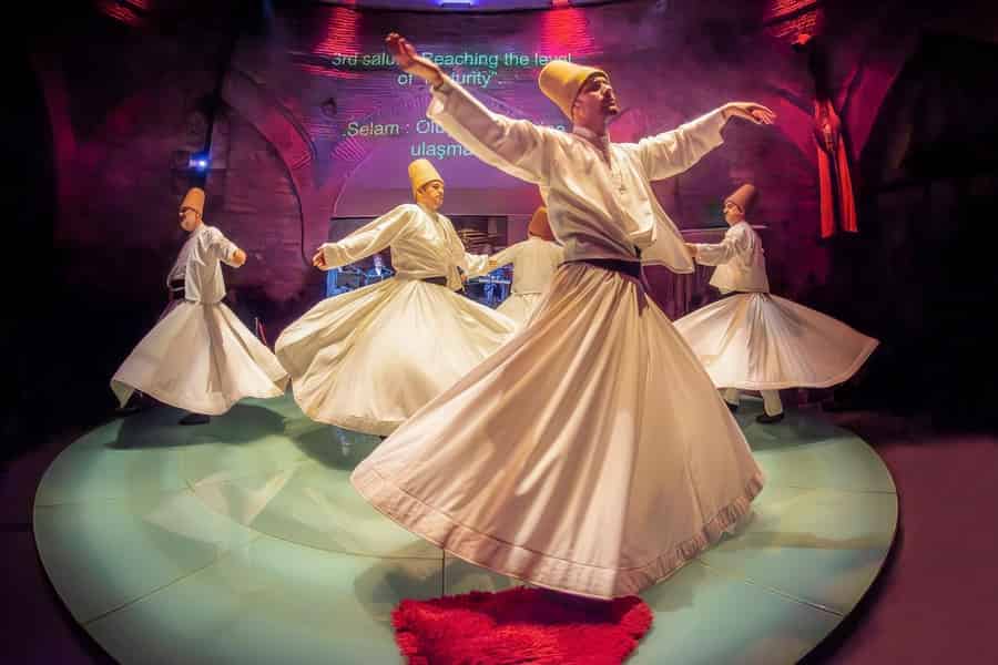 Istanbul: Hodjapasha Wirbel-Derwische Show & Ausstellung. Foto: GetYourGuide