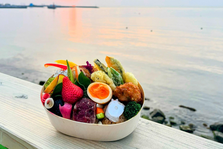 Croisière sur les plus grands bains à remous et déjeuner Bento japonaisLa plus grande croisière dans les bains à remous et le pique-nique Bento à la vue magnifique