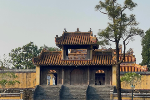 Hue: Royal Tombs Tour with Thuy Xuan Incense Village Visit 3 Royal Tombs:Gia Long-Khai Dinh-Dong Khanh& Incense Village