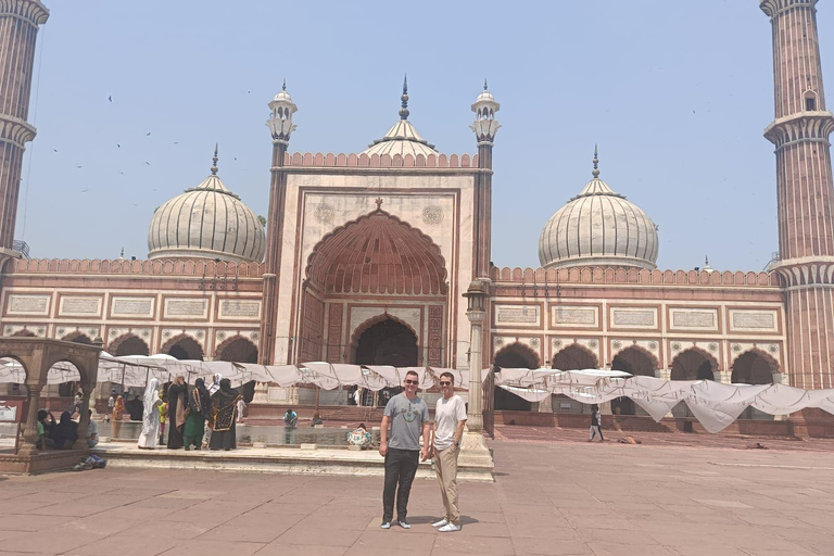 Full Day Delhi Siteseen Tour Including New Delhi & Old Delhi Full Day tour with Transportation, Guide & Entry Ticket.