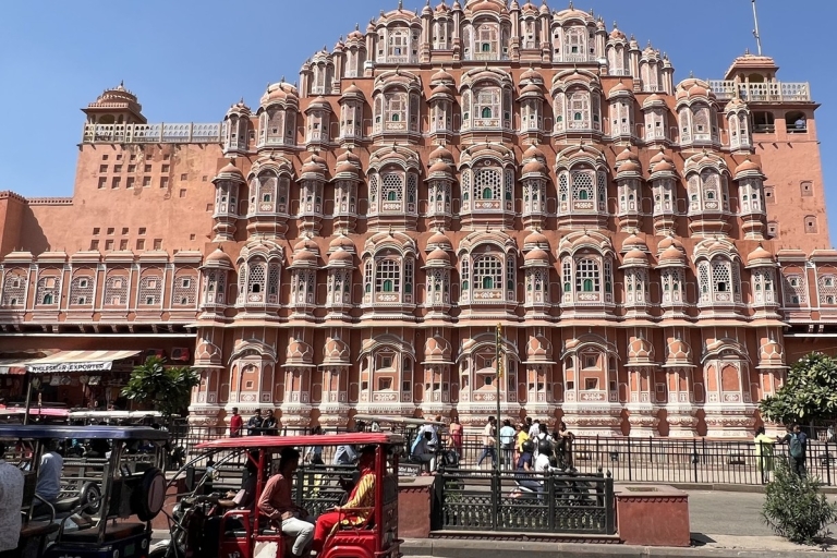 Van Delhi: privérondleiding door Jaipur, stadstour met transfersAlleen auto met chauffeur en gidsdiensten