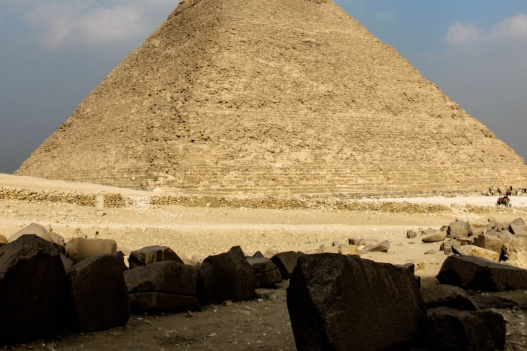 Z portu w Aleksandrii: wycieczka do piramid, cytadeli i bazaruPort w Aleksandrii: piramidy, cytadela i bazar – pełna wycieczka po francusku