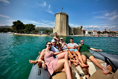 Split: excursión en lancha rápida a la Laguna Azul y las 3 islas (grupo reducido)Split: Excursión en lancha rápida por la Laguna Azul y las 3 Islas - Grupo reducido