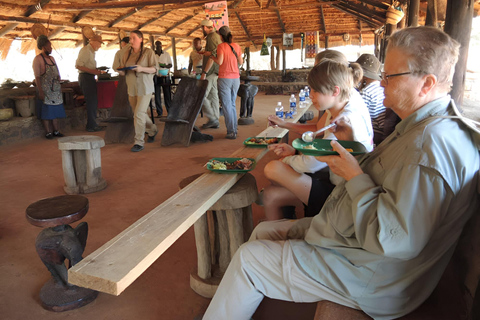 Victoria Falls: Chinotimba Township Tour with a Local Guide