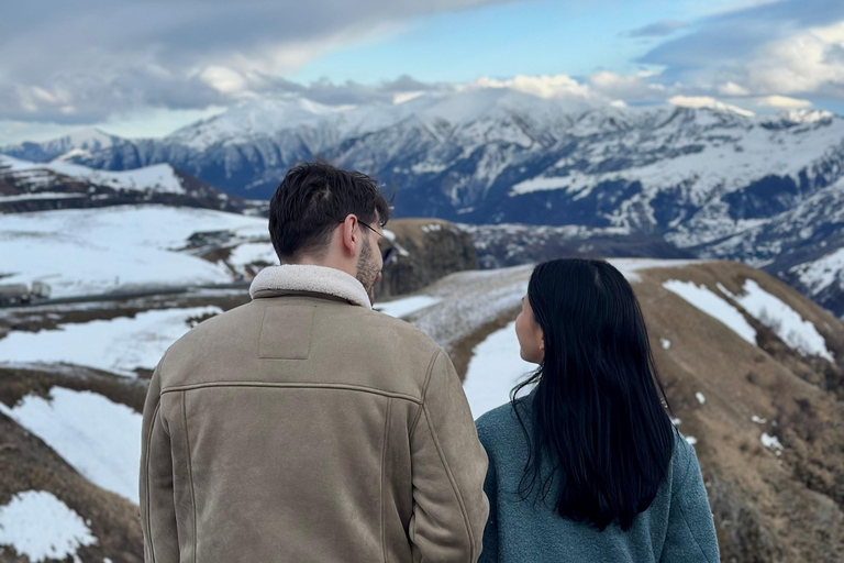 Tbilisi: Private Kazbegi tour with photographer guide