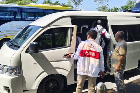 Bali: First-Day Private Tour with Airport Pickup