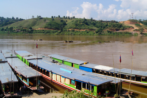 Depuis Chiang Rai : 2 jours et 1 nuit en Slow Boat jusqu&#039;à Luang Prabang