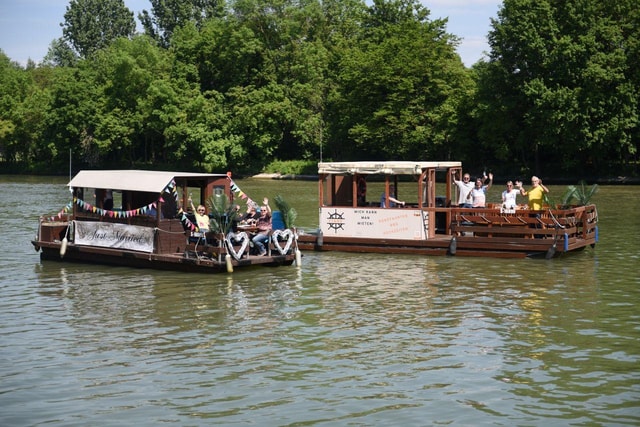 Stuttgart: Exclusive Flipper & Fischle Raft Boats