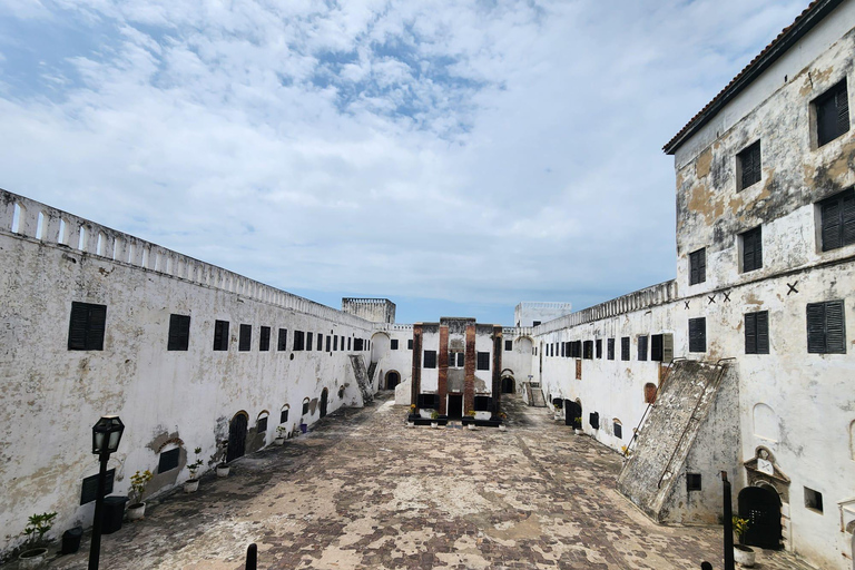 Accra: Cape Coast & Elmina Castles & Assin Manso Guided Tour