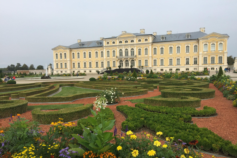 Riga-Vilnius:Palacio de Rundale/Colina de las Cruces/Mansión de Burbiskes