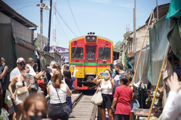 Bangkok : Premium Maeklong & Floating Market Tour (9 pax)