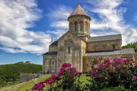 From Tbilisi: Kakheti Wine, Culture & Sighnaghi Group Tour