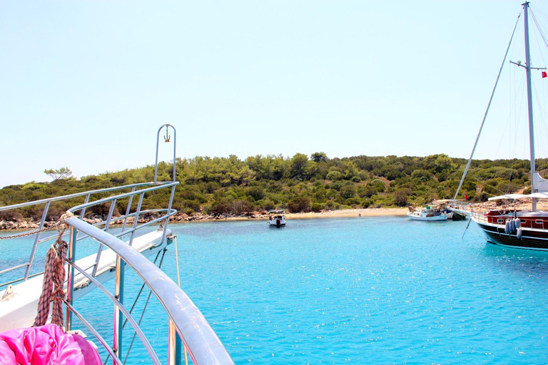 Bodrum Full-Day Orak Island Boat Tour with Lunch