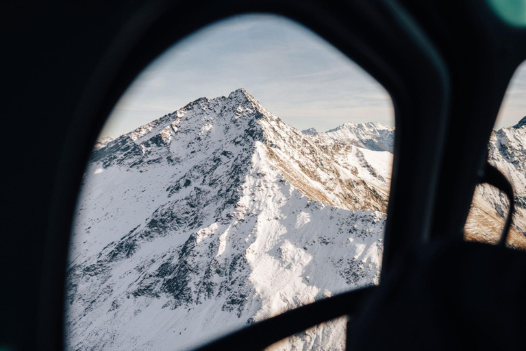 Queenstown: Experiencia de vuelo en helicóptero por Milford Sound