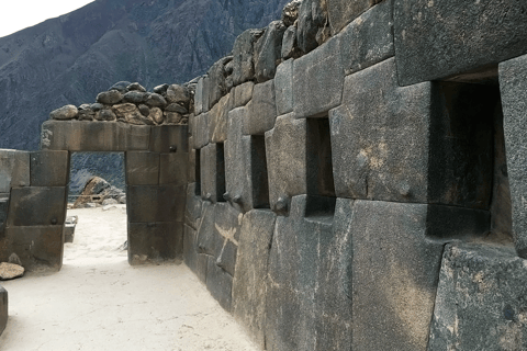 Sacred Valley Cusco: Chincheros, Maras, Moray, Ollantaytambo and Pisac.