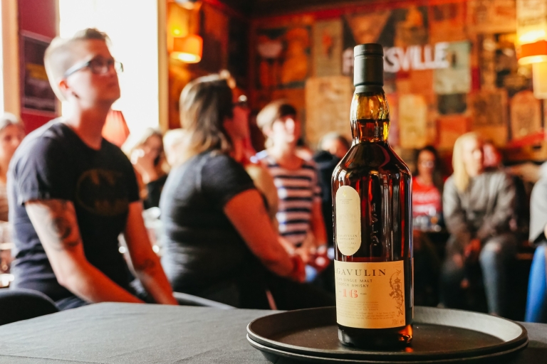 Edinburgh: History of Whisky with Tasting and Storytelling Tour with Tastings