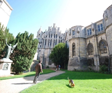 Poitiers: Eleanor of Aquitaine Walking Tour