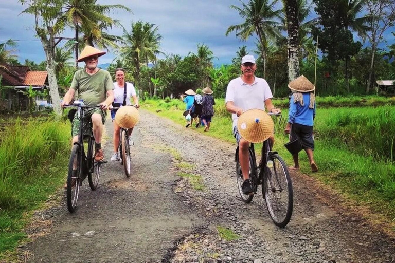 Yogyakarta : Excursion cycliste dans un village en bicyclette classique