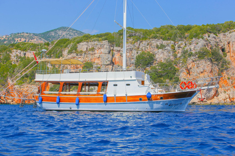 Kaş: Kekova Blue Cruise with Sunken City and 5 Swim Stops