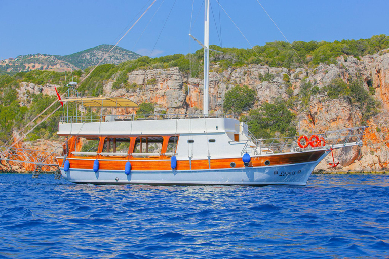 Kaş: Kekova Blue Cruise with Sunken City and 5 Swim Stops