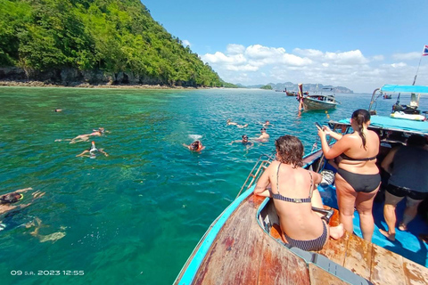 Krabi : tour en bateau des 4 îles pour la plongée en apnéeKrabi : tour en bateau à longue queue pour la plongée en apnée dans les 4 îles