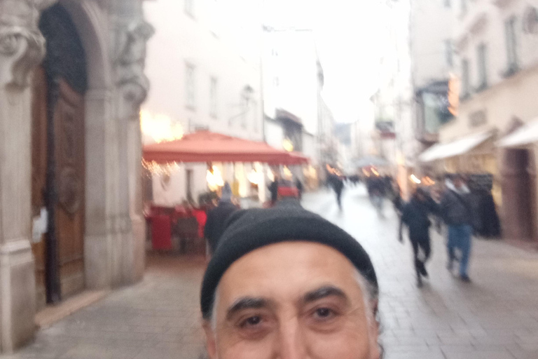 Salzburg: Historical Walking Tour with Local Food and Drink