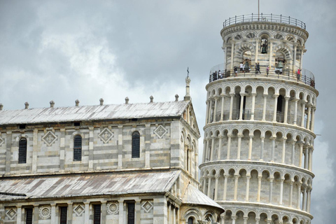 Visita à Torre Inclinada de Pisa: Guia exterior e acesso ao museu