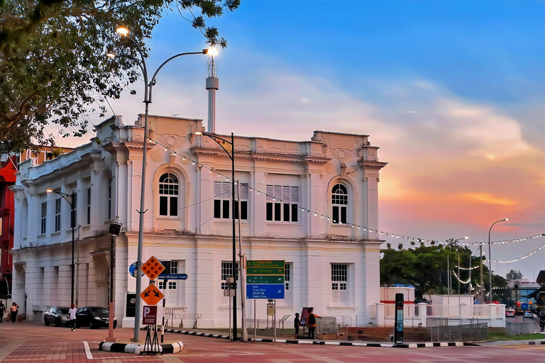 Da Kuala Lumpur: tour serale di Malacca con crociera sul fiumeTour condiviso con servizio di prelievo in hotel