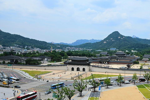 Séoul : Visite à pied du Hanbok, de Gyeongbokgung et du marché de Tongin