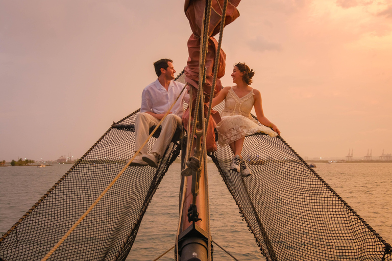 Cartagena: Walking tour & Sunset Pirate Ship Cruise