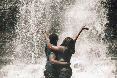 Accra: Quad, waterval, lunch &amp; Aburi avontuurlijke tocht