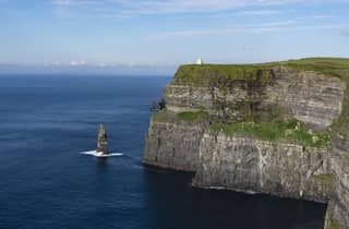 Von Dublin aus: Galway + Cliffs of Moher Bootstour auf Spanisch