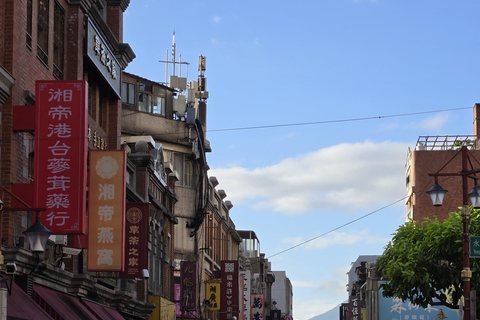 Taipei Private Tour: Heights, Heritage & Local Life Sunset & Night Market