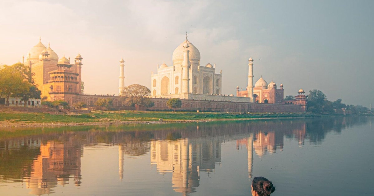 From Delhi: Same Day Taj Mahal Agra Tour with Boat Ride. | GetYourGuide