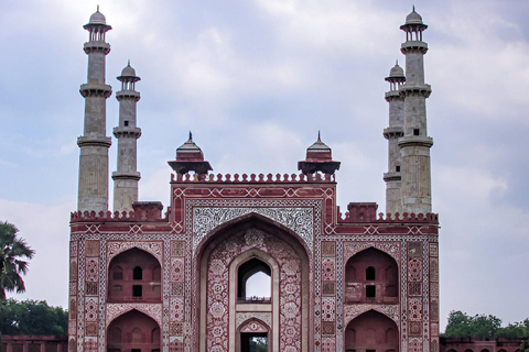 From Delhi: Taj Mahal, Agra Fort & Akbar's Tomb Day Trip Private Car + Professional Guide