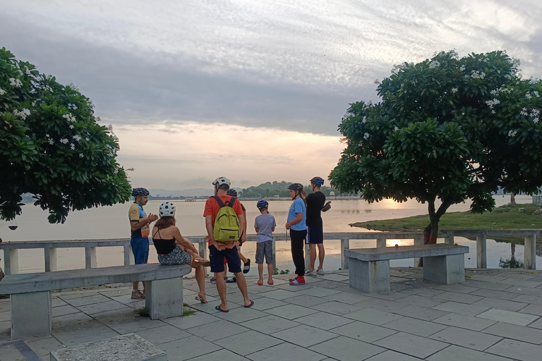 Udaipur nach Ranakpur 60km Radtour mit Besuch eines Jain Tempels