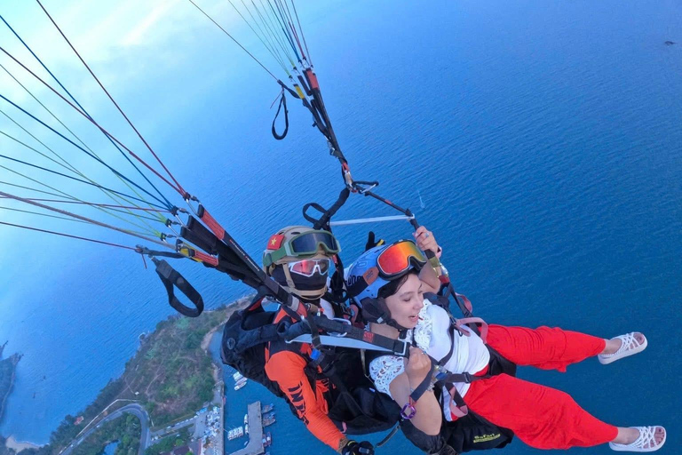 Tour panoramico della città di Da Nang con avventura in parapendioTour privato in moto